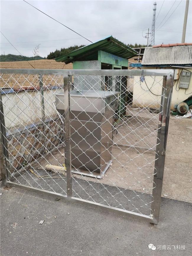 云飞高空杀虫灯为通化县农技总站草贪防控提供有力保障