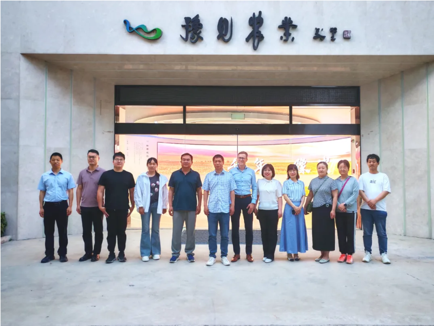 Swisens AG CEO René Tönz 参访云飞科技,共探智慧植保合作契机